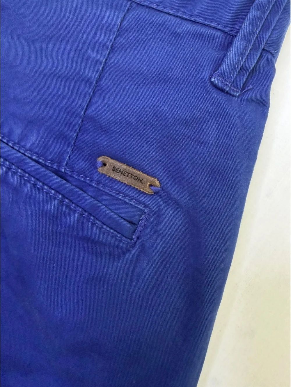 classic United Colors of Benetton Chino Bermuda Shorts Size 34 QuietLuxury Retro